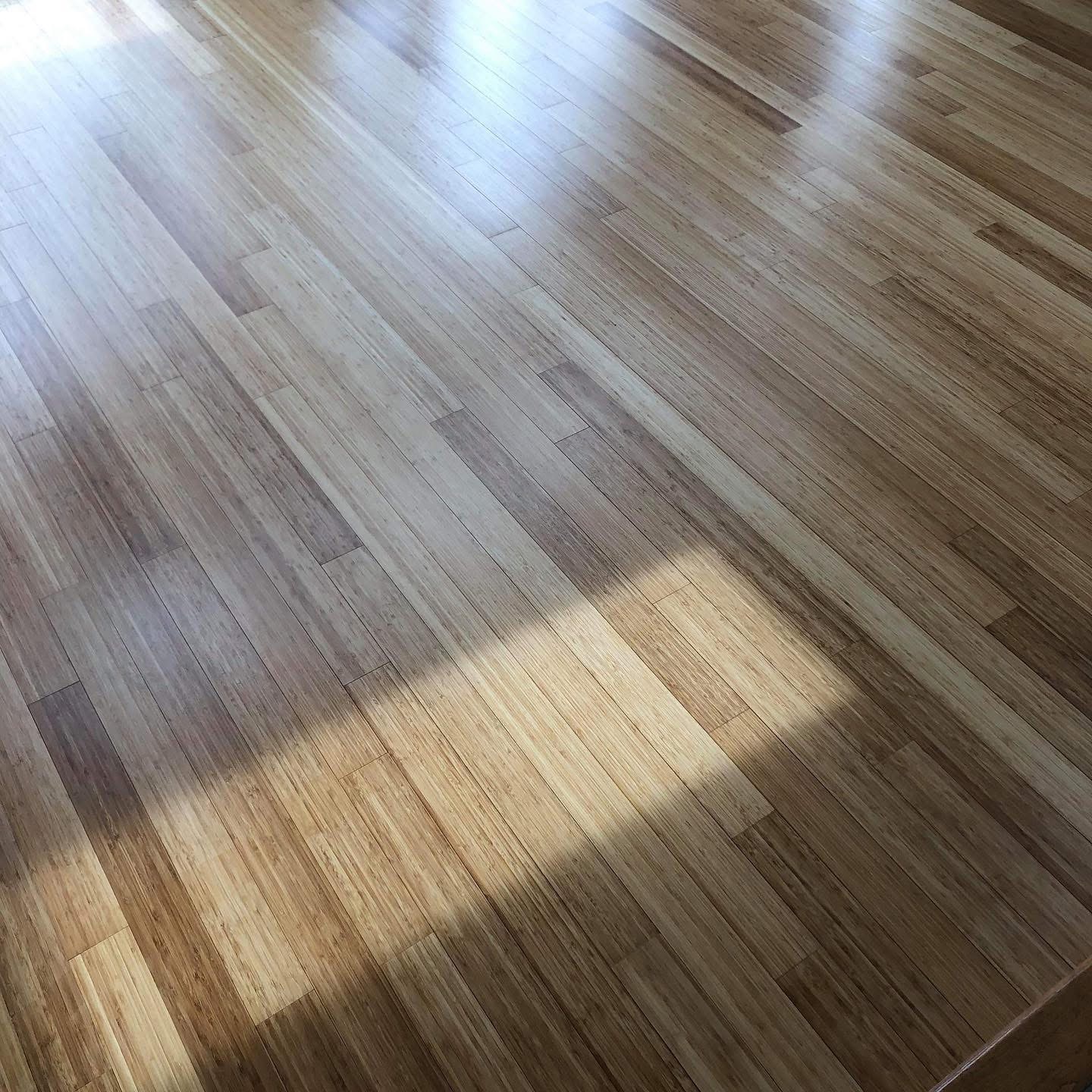 Plancher clair et naturel après le sablage